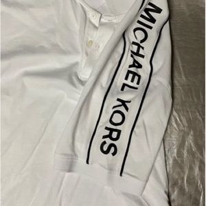 MICHEAL KORS  big logo casual shirt. New size L